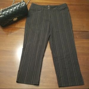 New York And Company Design Black Pinstripe Capri Dress/Slacks Pants, Size Small